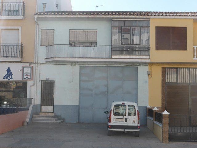 v2022 Baza, Granada